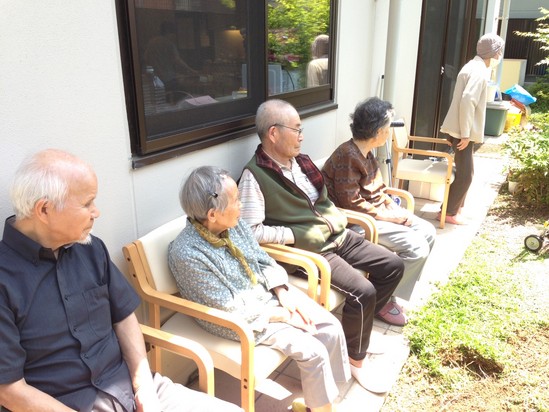 みんなで日向ぼっこ