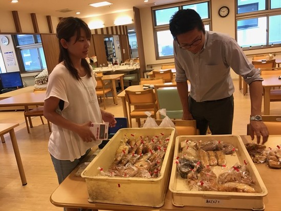 8月第1金曜の移動販売　パン屋さん♪