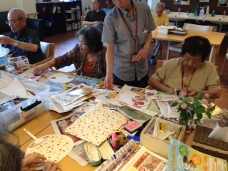 暑い夏をうちわで乗り切ろう