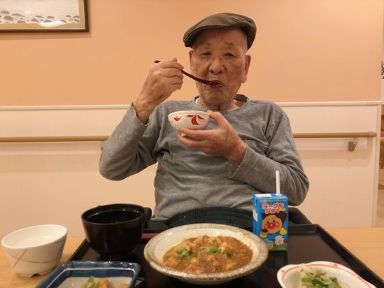 食べてます！！