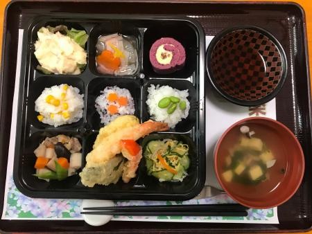 行楽弁当！