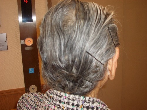 髪のセット自分でします