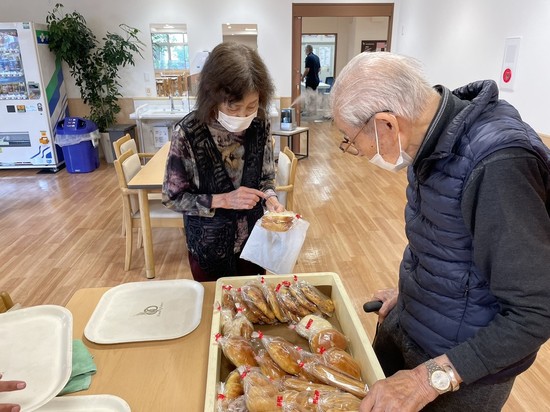 甘いパンはどれかな～♪