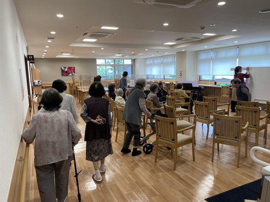 バ～ラが咲いた～♪バ～ラが咲いた～♪