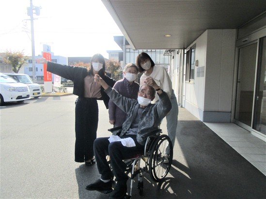 ご家族様とお散歩