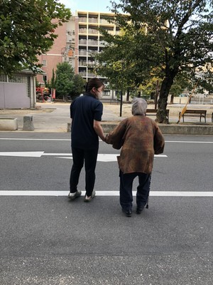 公園でのんびり日向ぼっこ