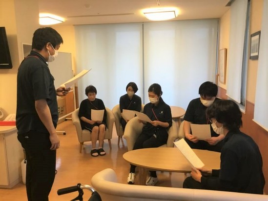 認知症ケア委員会より研修を行ないました